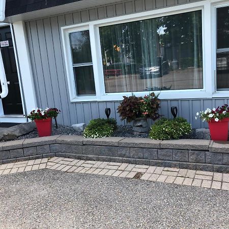 New Rockland Motel Bobcaygeon Bagian luar foto