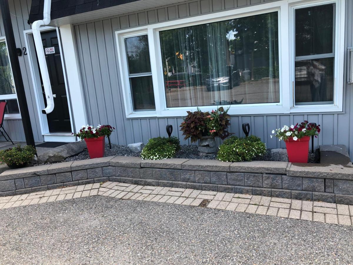 New Rockland Motel Bobcaygeon Bagian luar foto