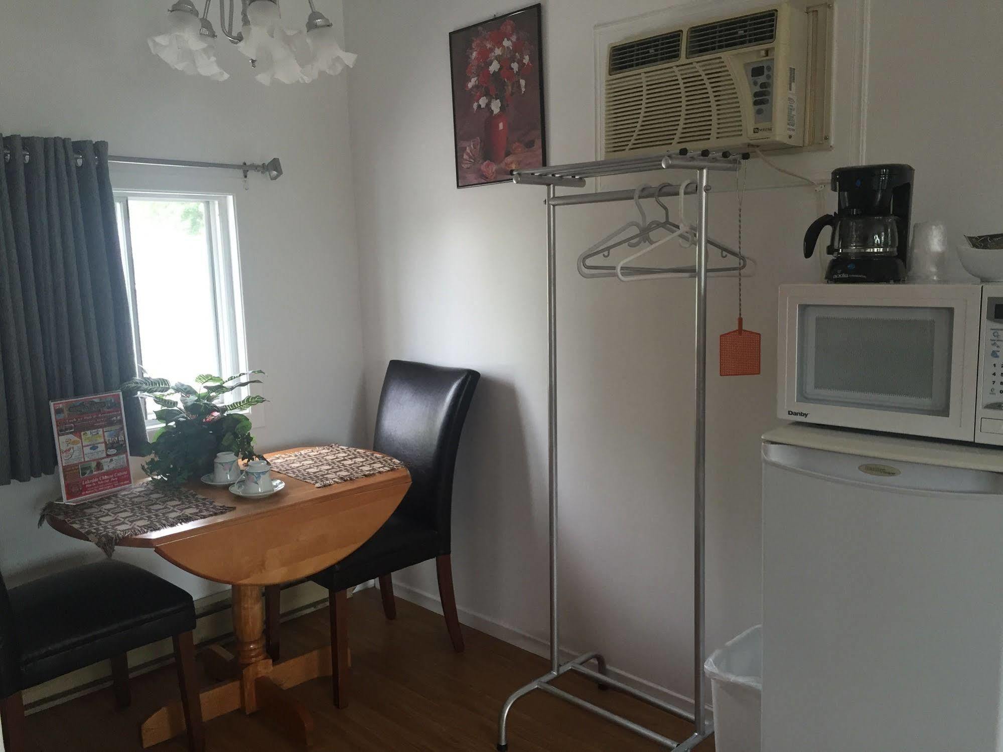 New Rockland Motel Bobcaygeon Bagian luar foto