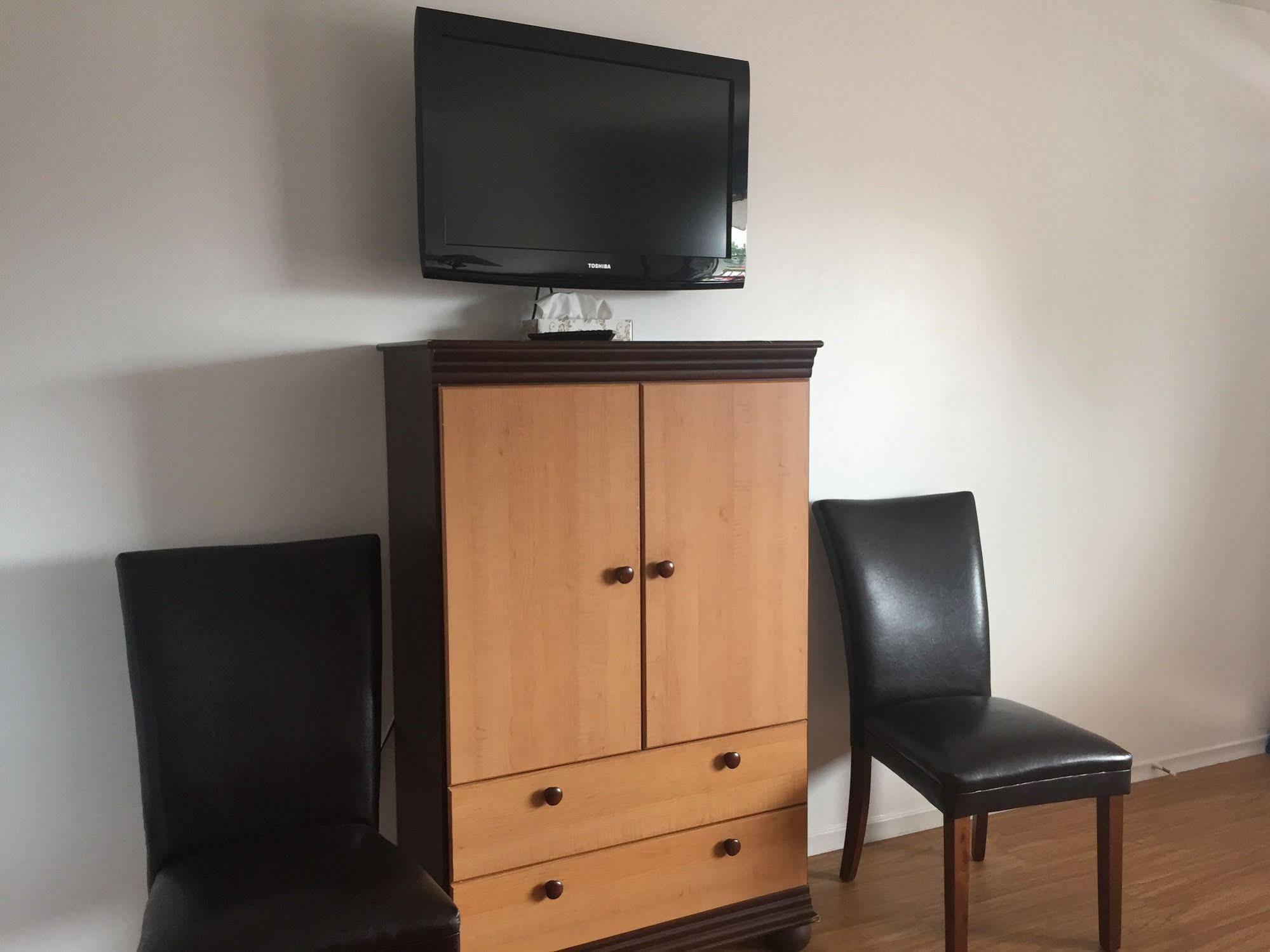 New Rockland Motel Bobcaygeon Bagian luar foto