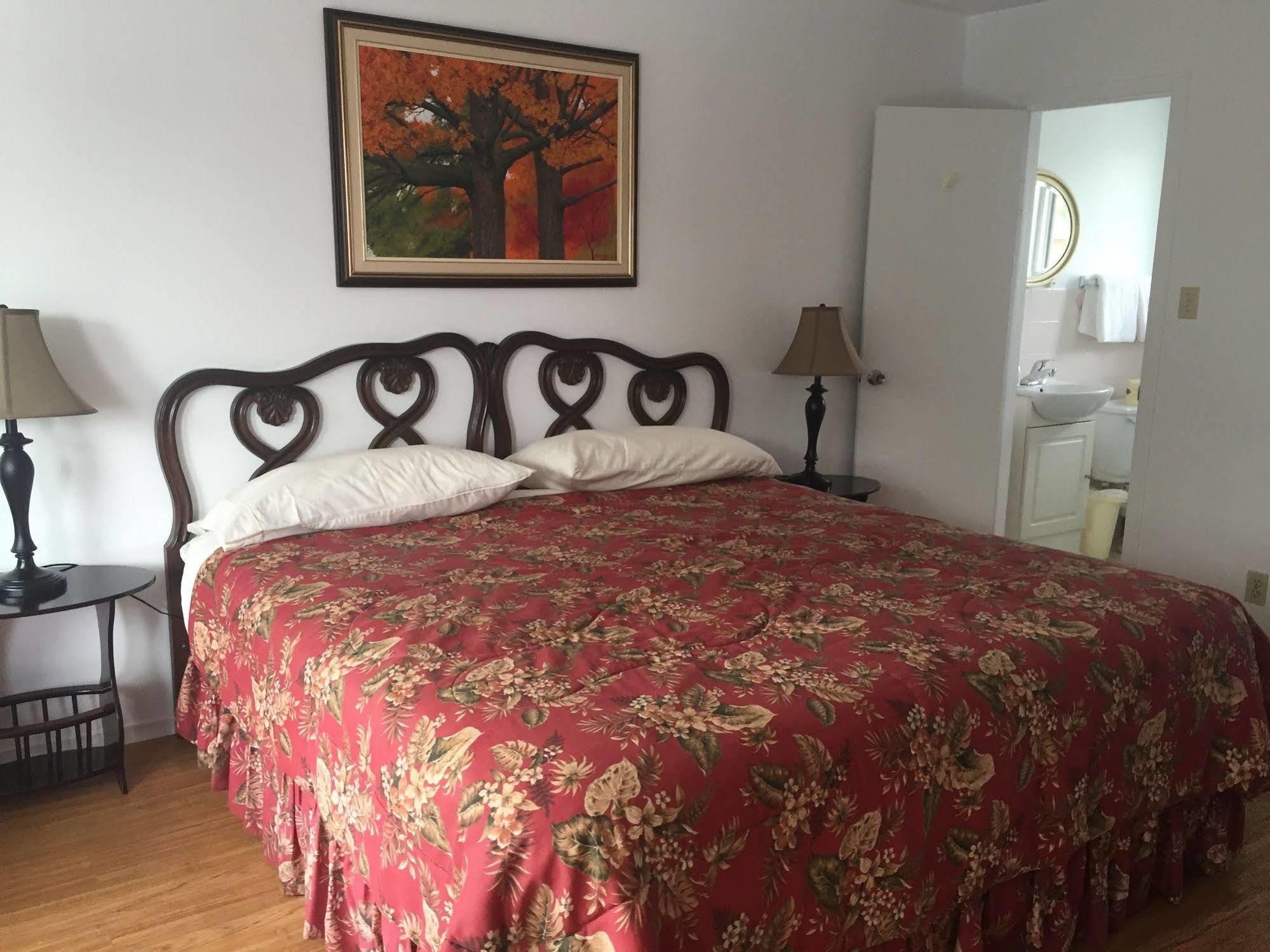 New Rockland Motel Bobcaygeon Bagian luar foto